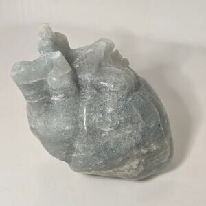 Caribbean Calcite Anatomical Heart Carving / 4.4oz / 2.5in